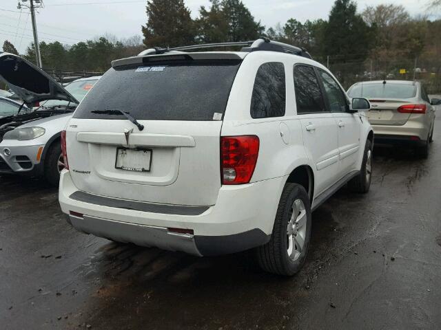 2CKDL63F266067963 - 2006 PONTIAC TORRENT WHITE photo 4