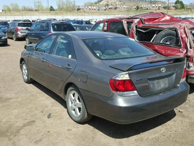 4T1BE32K55U563888 - 2005 TOYOTA CAMRY LE GRAY photo 3