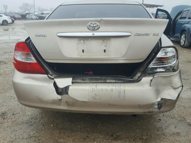 JTDBE32K420069853 - 2002 TOYOTA CAMRY LE TAN photo 9