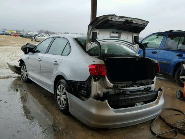 3VW2K7AJXEM218970 - 2014 VOLKSWAGEN JETTA BASE ვერცხლისფერი ფოტო 3