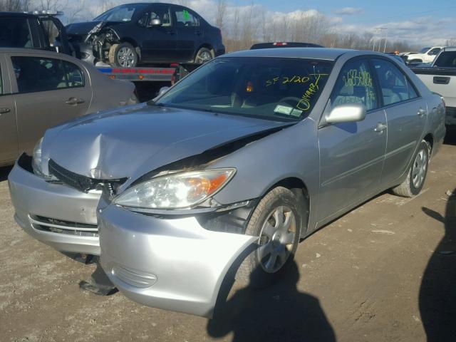 4T1BE32K23U765911 - 2003 TOYOTA CAMRY LE SILVER photo 2