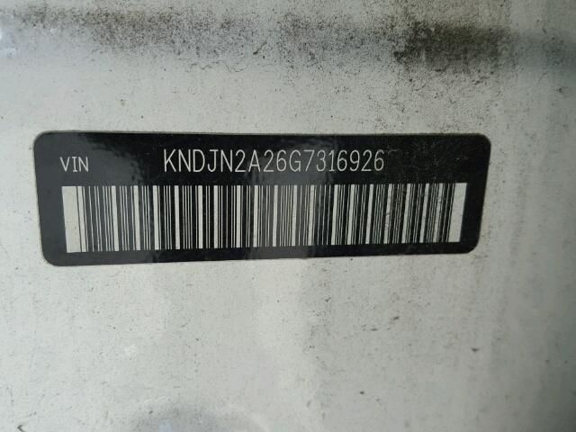 KNDJN2A26G7316926 - 2016 KIA SOUL WHITE photo 10