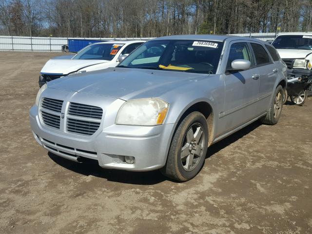 2D8GZ58205H653262 - 2005 DODGE MAGNUM R/T SILVER photo 2