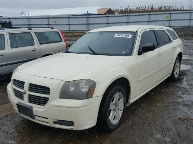 2D4FV48V25H578822 - 2005 DODGE MAGNUM SXT CREAM photo 2