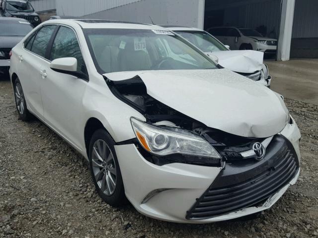 4T1BF1FK8GU558327 - 2016 TOYOTA CAMRY LE WHITE photo 1