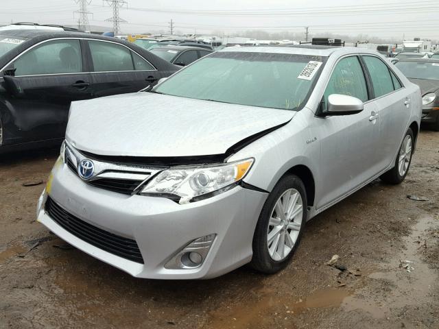 4T1BD1FK5EU129486 - 2014 TOYOTA CAMRY HYBR SILVER photo 2