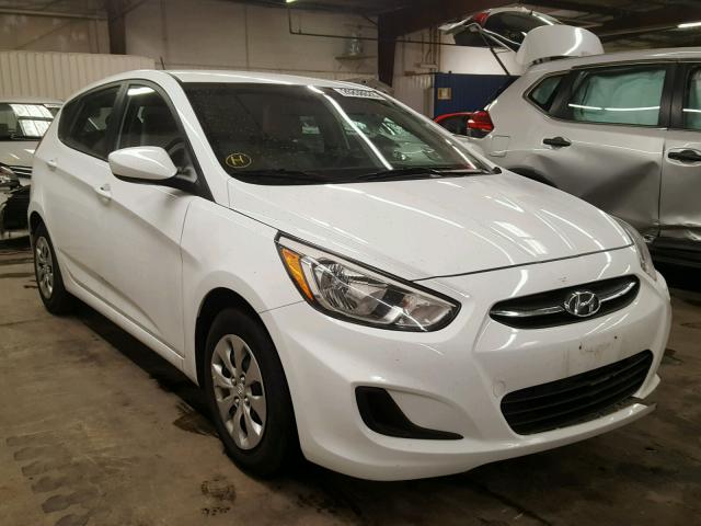 KMHCT5AEXHU343099 - 2017 HYUNDAI ACCENT SE WHITE photo 1