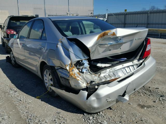 4T1BE32K94U825930 - 2004 TOYOTA CAMRY LE SILVER photo 3