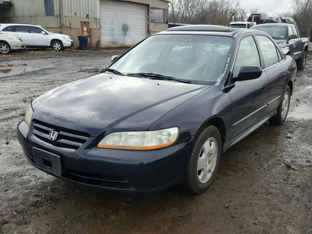 1HGCG16562A008605 - 2002 HONDA ACCORD EX BLACK photo 2