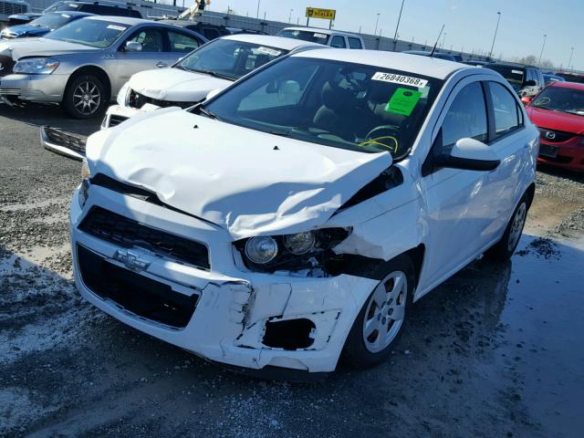 1G1JA5SH2E4180608 - 2014 CHEVROLET SONIC LS WHITE photo 2