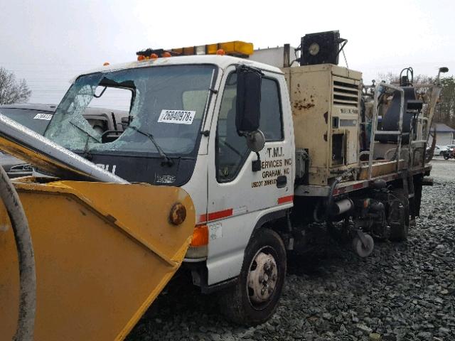 JALE5B16357901558 - 2005 ISUZU NQR WHITE photo 2