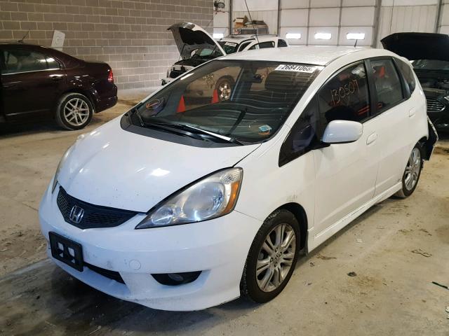 JHMGE88479S042915 - 2009 HONDA FIT SPORT WHITE photo 2