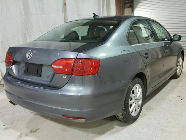 3VWB17AJ8EM375870 - 2014 VOLKSWAGEN JETTA SE GRAY photo 4