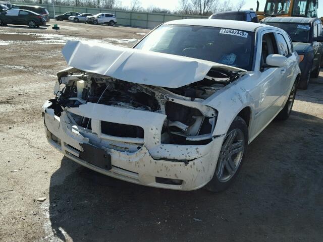 2D4GV58245H516113 - 2005 DODGE MAGNUM R/T WHITE photo 2