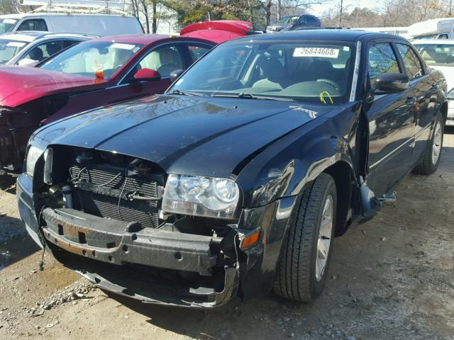 2C3LA43R47H892758 - 2007 CHRYSLER 300 BLACK photo 2