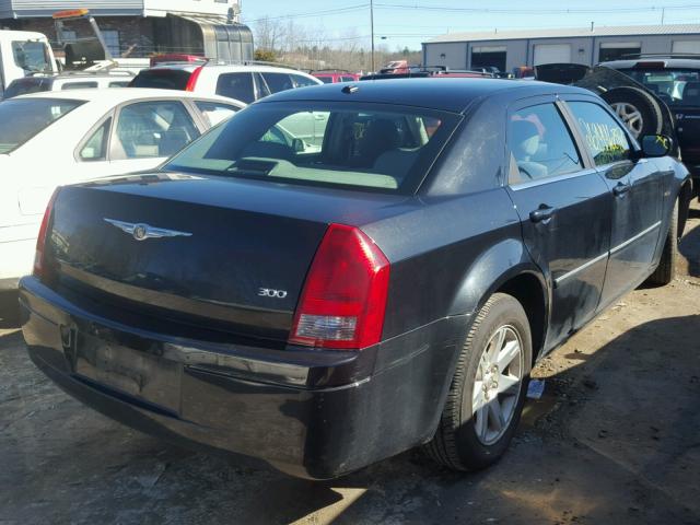 2C3LA43R47H892758 - 2007 CHRYSLER 300 BLACK photo 4