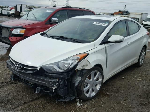 5NPDH4AE8DH165573 - 2013 HYUNDAI ELANTRA GL WHITE photo 2