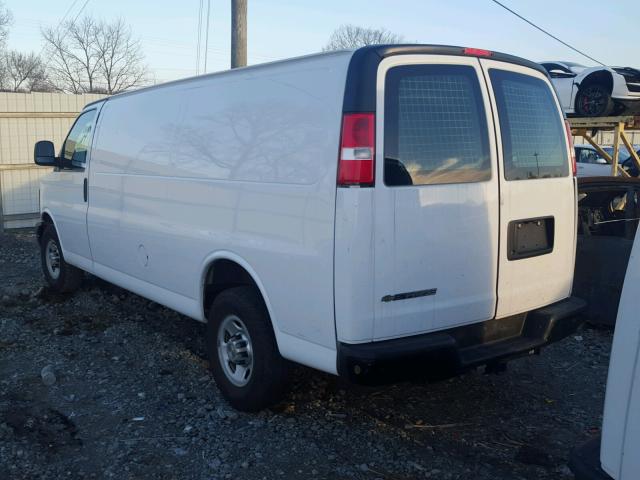 1GCZGUBG9D1117242 - 2013 CHEVROLET EXPRESS G3 WHITE photo 3