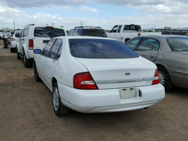 1N4DL01D2YC182147 - 2000 NISSAN ALTIMA XE WHITE photo 3