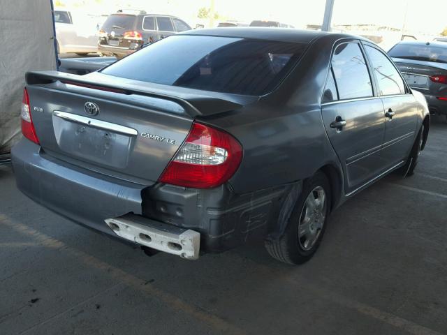 JTDBE32KX20104461 - 2002 TOYOTA CAMRY LE GRAY photo 4