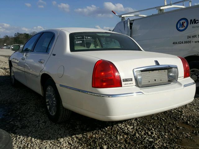 2LNHM82V18X627572 - 2008 LINCOLN TOWN CAR S WHITE photo 3