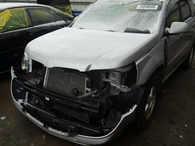 2CKDL73F566052170 - 2006 PONTIAC TORRENT SILVER photo 9