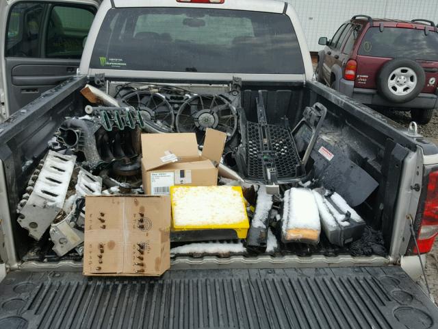 2GCEK13T261145596 - 2006 CHEVROLET SILVERADO SILVER photo 9