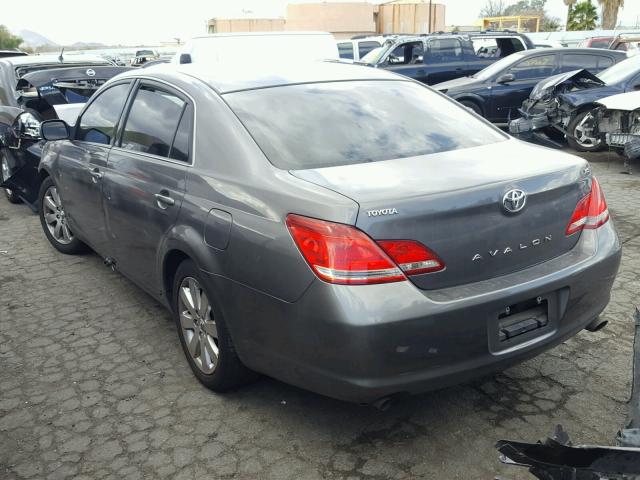 4T1BK36B56U122587 - 2006 TOYOTA AVALON XL GRAY photo 3