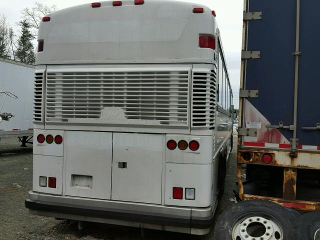 1M8PDMPA53P055856 - 2003 MOTOR COACH INDUSTRIES TRANSIT BU WHITE photo 4