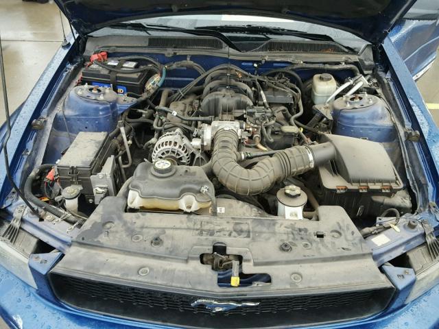 1ZVFT80NX65147902 - 2006 FORD MUSTANG BLUE photo 7