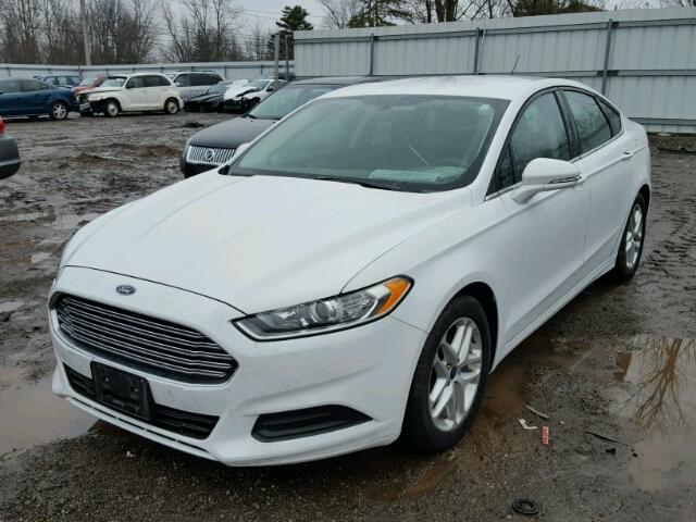 1FA6P0H75F5109174 - 2015 FORD FUSION SE WHITE photo 2