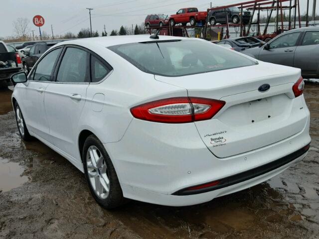 1FA6P0H75F5109174 - 2015 FORD FUSION SE WHITE photo 3