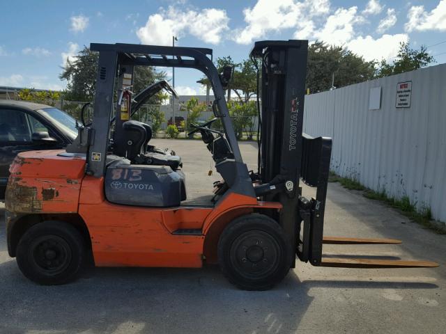 00000000000062813 - 2006 TOYOTA FORKLIFT ORANGE photo 9