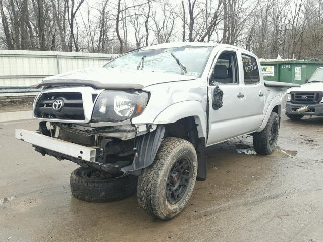 5TELU42N38Z541475 - 2008 TOYOTA TACOMA DOU SILVER photo 2