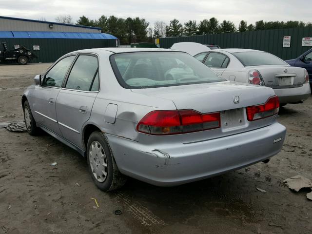 1HGCG66511A004120 - 2001 HONDA ACCORD LX SILVER photo 3