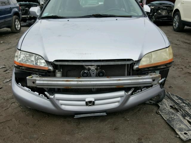 1HGCG66511A004120 - 2001 HONDA ACCORD LX SILVER photo 9