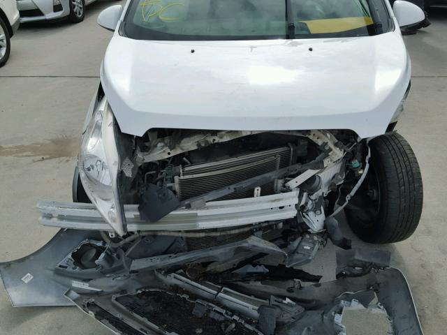 KL8CD6S91EC407341 - 2014 CHEVROLET SPARK 1LT Белый фото 7