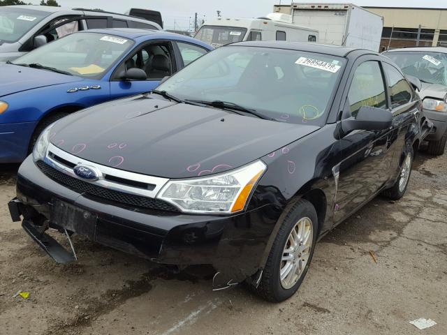 1FAHP33N78W265018 - 2008 FORD FOCUS SE GRAY photo 2