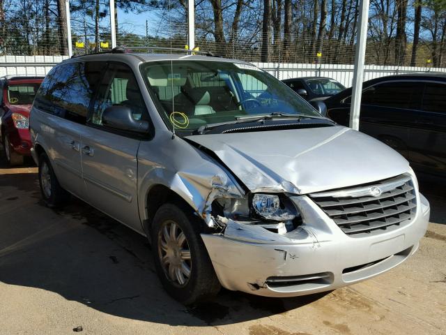 2C8GP54L85R473104 - 2005 CHRYSLER TOWN & COU SILVER photo 1