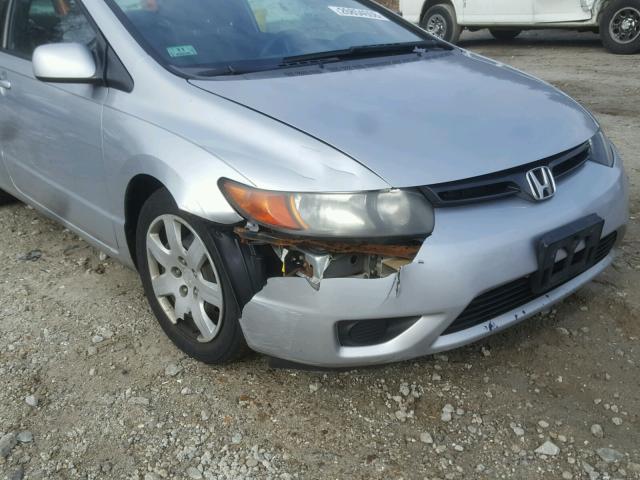 2HGFG12606H563519 - 2006 HONDA CIVIC LX SILVER photo 9