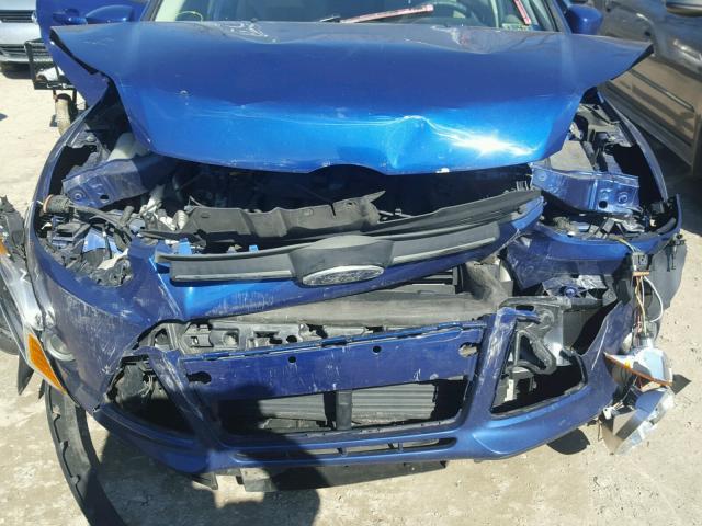 1FAHP3F24CL317944 - 2012 FORD FOCUS SE BLUE photo 7