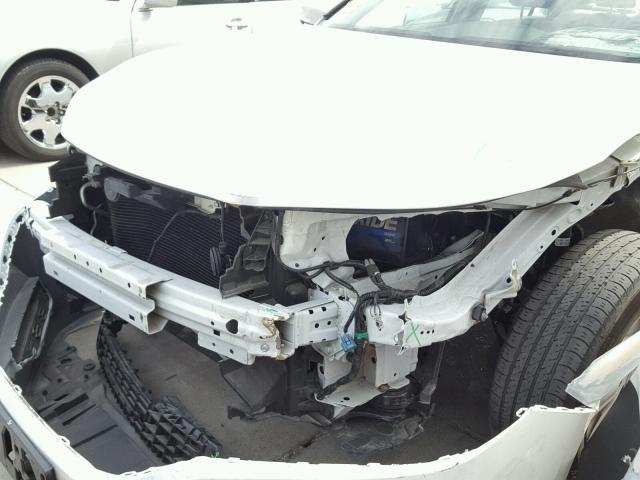 1HGCR2F30HA096638 - 2017 HONDA ACCORD LX WHITE photo 9