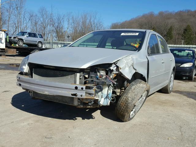 1G1AK58F987231334 - 2008 CHEVROLET COBALT LS SILVER photo 2