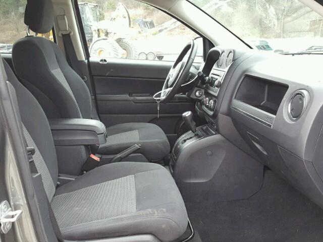 1J4NF1FB0BD212468 - 2011 JEEP COMPASS SP GRAY photo 5