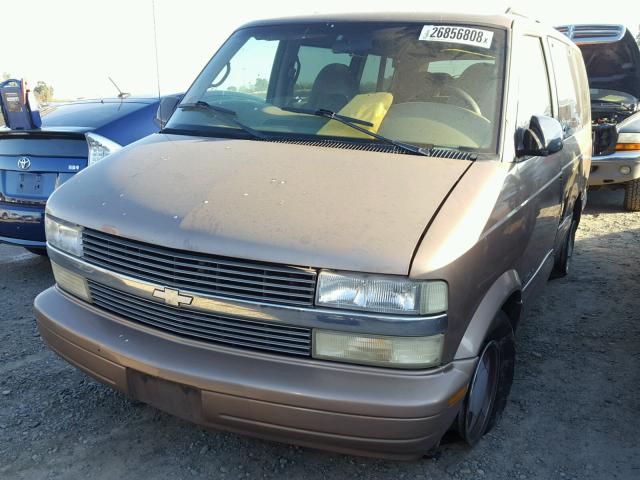 1GNDM19W3WB209000 - 1998 CHEVROLET ASTRO GOLD photo 2