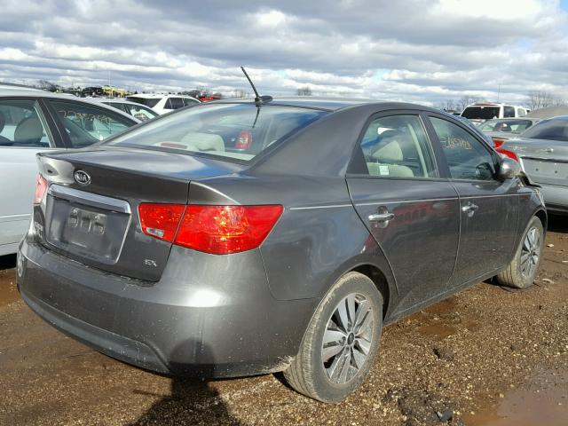 KNAFU4A29D5686793 - 2013 KIA FORTE EX GRAY photo 4