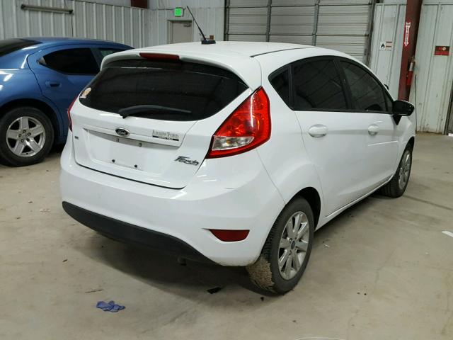 3FADP4EJXDM215786 - 2013 FORD FIESTA SE WHITE photo 4