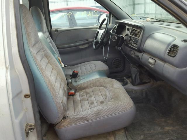 1B7FL26P7VS222435 - 1997 DODGE DAKOTA SILVER photo 5