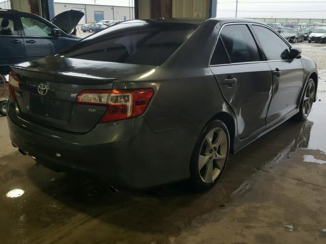 4T1BK1FK6DU532073 - 2013 TOYOTA CAMRY SE GRAY photo 4