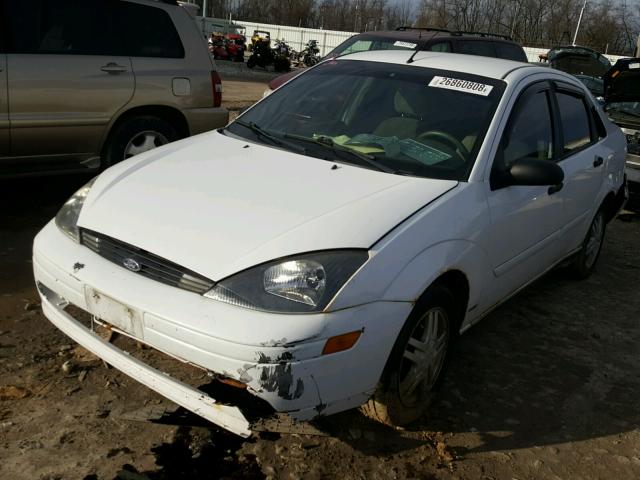 1FAFP34333W135718 - 2003 FORD FOCUS SE C WHITE photo 2